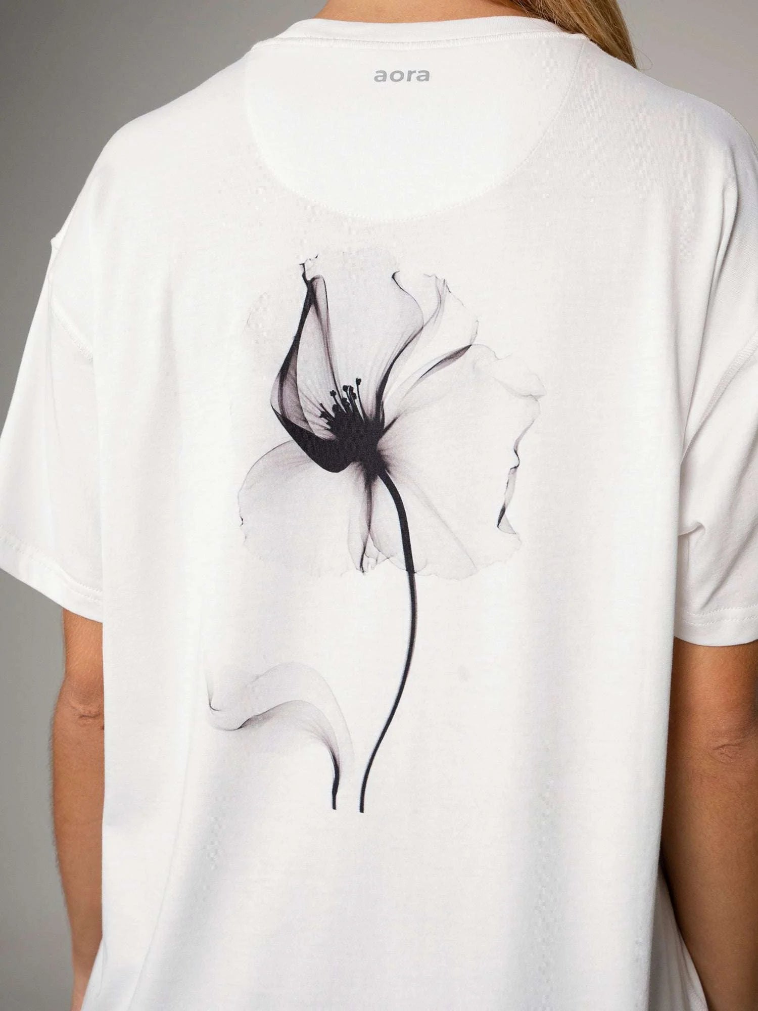 SEASON GRAPHIC SHIRT V5 UNISEX