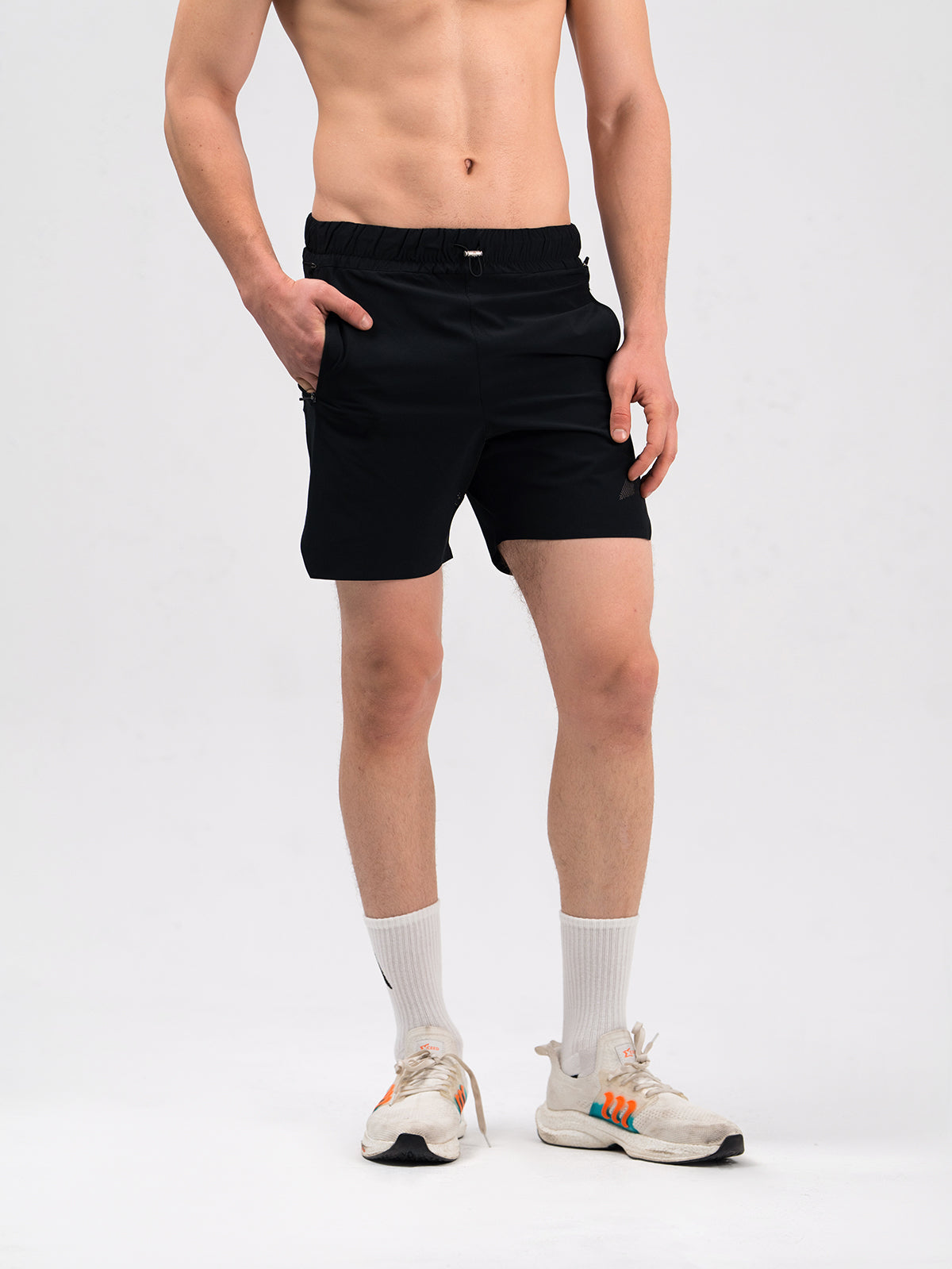 HIGH PERFORMANCE SHORT-BLACK